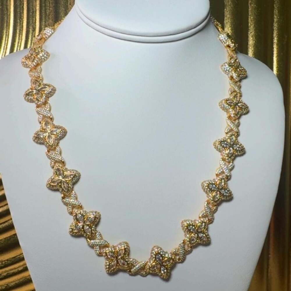 Gold Clover Cuban Link Necklace 4541